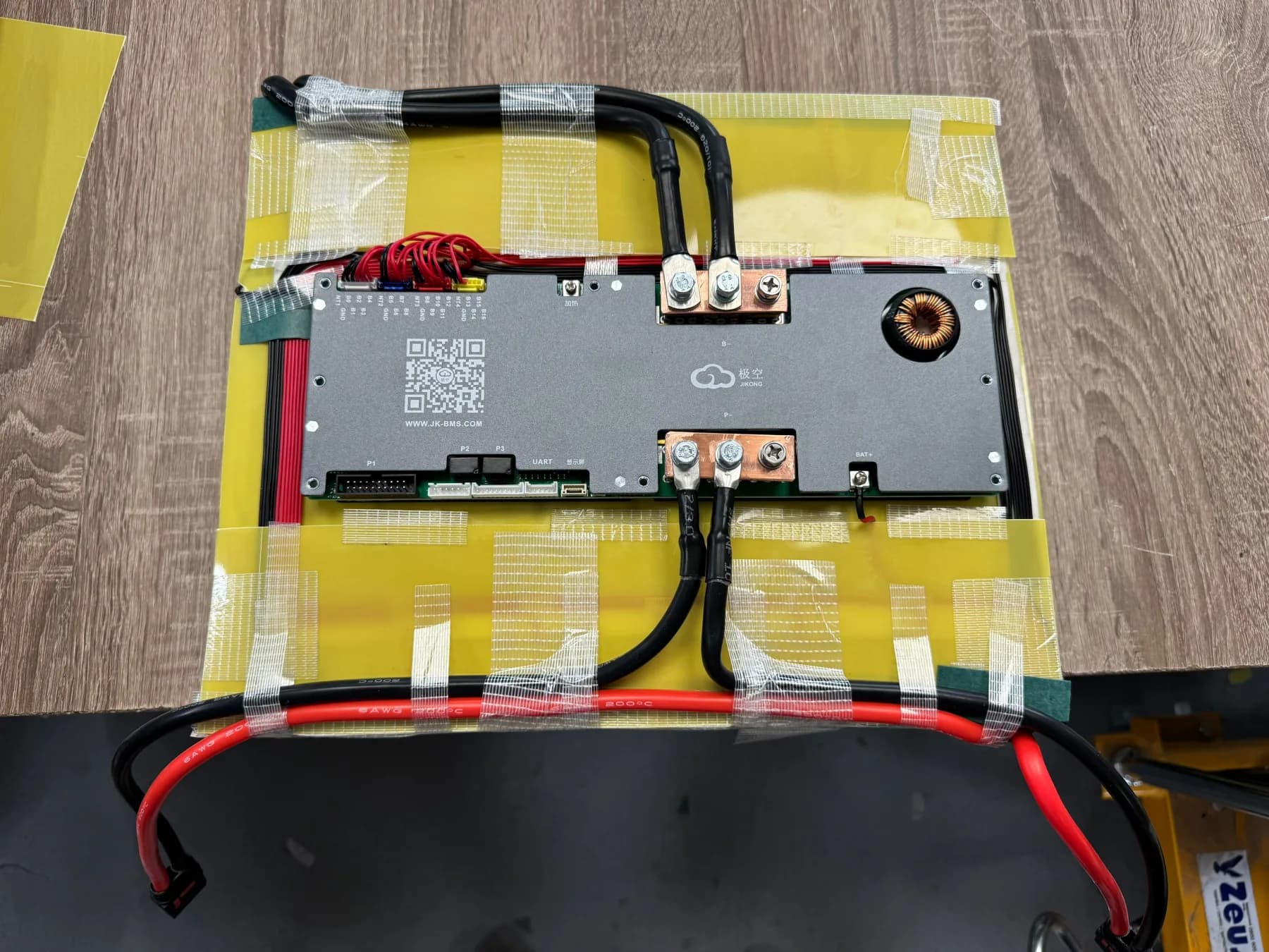 Podłączenie wysokoprądowego systemu BMS do pakietu akumulatorowego