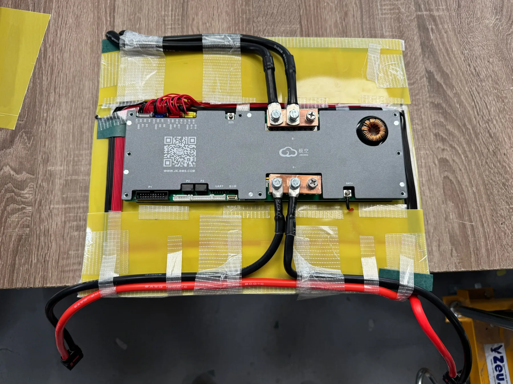 Podłączenie wysokoprądowego systemu BMS do pakietu akumulatorowego